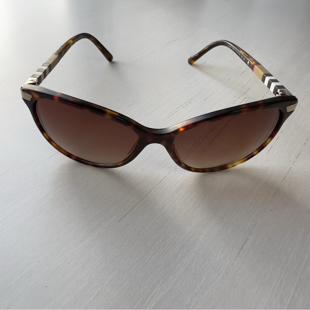 Burberry Sunglasses – Never Worn – Full Set